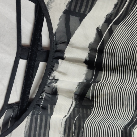 BCX Women’s Sheer Flowy Top, Black White Striped, Size XL - Picture 4 of 6